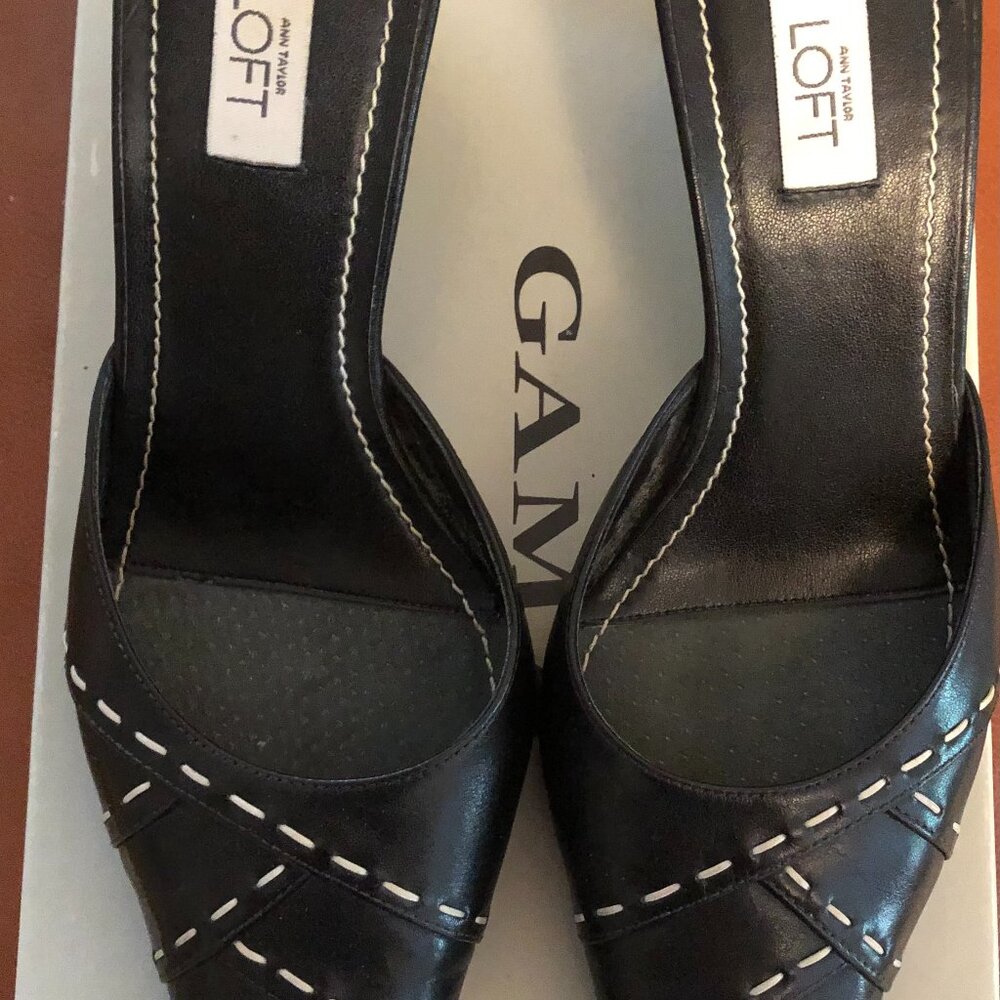 Ann Taylor Loft Women's Black leather Top Shoes Hills Size 7.5